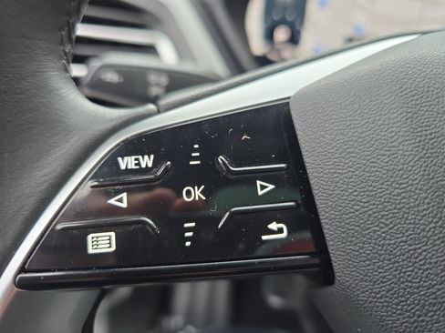 Used 2023 Audi Q4 e-tron Premium Plus w/ Premium Plus image 17