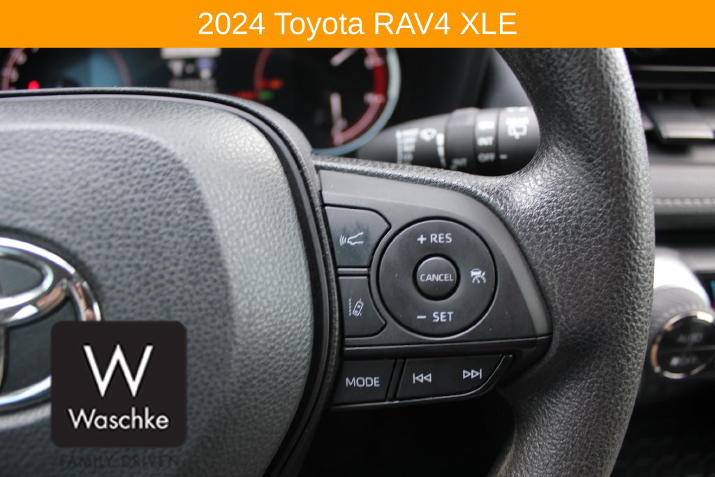 Used 2024 Toyota RAV4 XLE AWD/4WD image 27