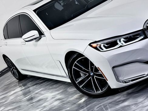 Used 2021 BMW 750i xDrive AWD/4WD image 4