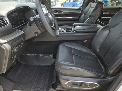 Used 2024 Jeep Wagoneer Series II w/ Flexible Seating Group RWD image 23