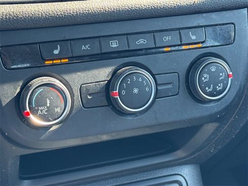 Used 2016 Volkswagen Tiguan S image 19