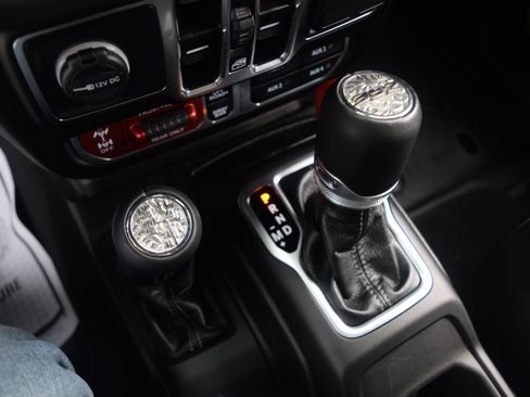 Used 2025 Jeep Wrangler Unlimited Rubicon 392 image 13