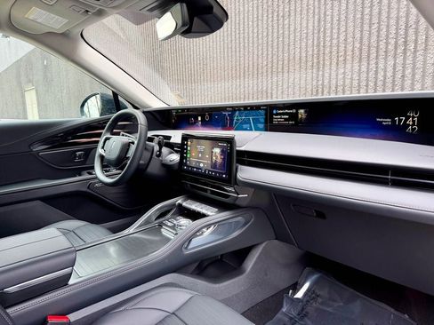 New 2026 Lincoln Nautilus Reserve w/ Jet Appearance Package AWD/4WD image 24