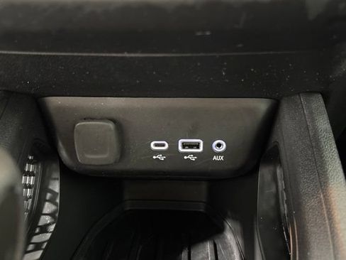 Used 2023 Chevrolet TrailBlazer LT w/ Convenience Package FWD image 7