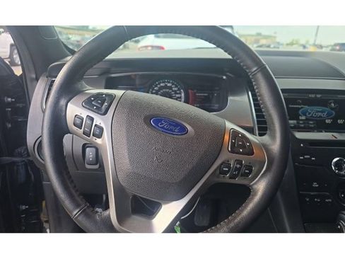 Used 2015 Ford Taurus SEL w/ Equipment Group 201A FWD image 6