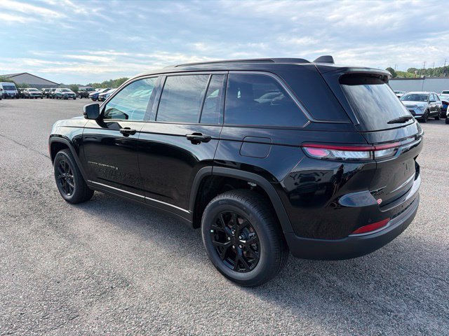 New 2026 Jeep Grand Cherokee Altitude AWD/4WD image 5