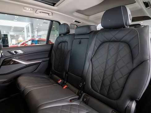 Used 2024 BMW X7 xDrive40i AWD/4WD image 32