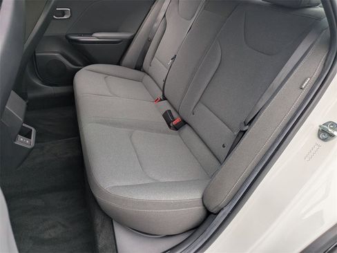 Used 2025 Kia K4 LXS image 26