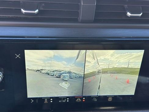 Used 2024 GMC Sierra 2500 AT4 w/ AT4 Premium Plus Package image 28