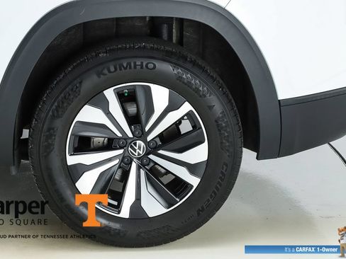 Used 2024 Volkswagen Atlas Cross Sport SE FWD image 6