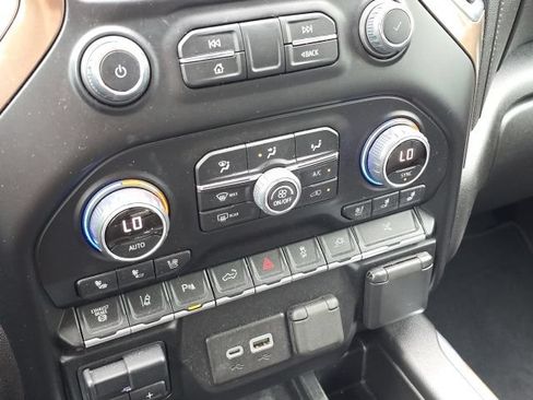 Used 2022 Chevrolet Silverado 2500 High Country AWD/4WD image 35