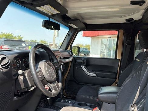 Used 2015 Jeep Wrangler Sahara w/ Dual Top Group AWD/4WD image 10