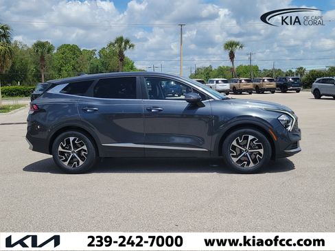 Certified 2023 Kia Sportage EX FWD image 4