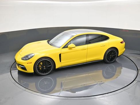Used 2018 Porsche Panamera 4 image 18