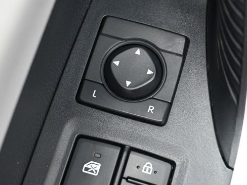 Used 2020 Toyota RAV4 XLE w/ Convenience Package AWD/4WD image 12