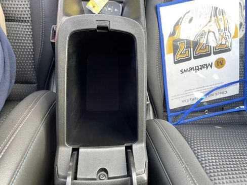 Used 2024 Chevrolet Trax LT FWD image 12