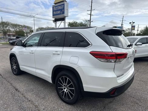 Used 2017 Toyota Highlander XLE FWD image 6