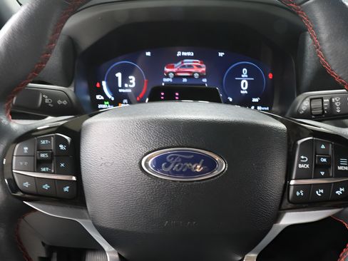 Used 2025 Ford Explorer ST-Line w/ ST-Line Street Pack AWD/4WD image 14
