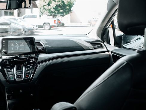 Used 2018 Honda Odyssey Elite image 23