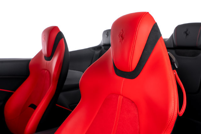 Certified 2025 Ferrari Roma Spider RWD image 22
