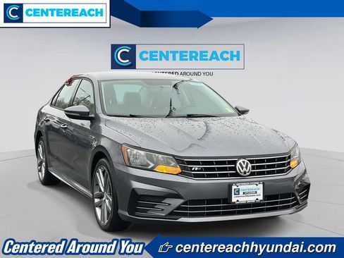 Used 2018 Volkswagen Passat 2.0T R-Line image 2