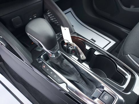 New 2026 Chevrolet TrailBlazer LT w/ Convenience Package FWD image 19