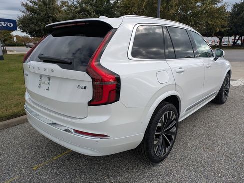New 2026 Volvo XC90 B6 Plus w/ Protection Package Premier AWD/4WD image 4