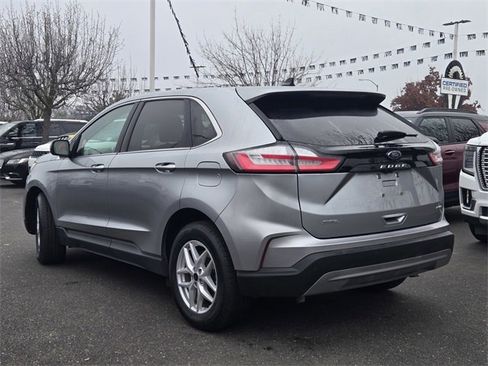 Used 2024 Ford Edge SEL image 6