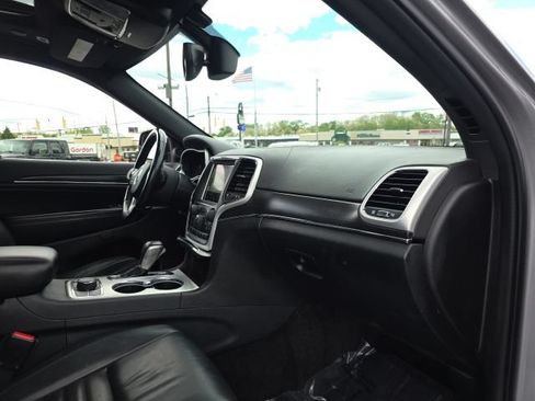 Used 2018 Jeep Grand Cherokee Limited AWD/4WD image 39