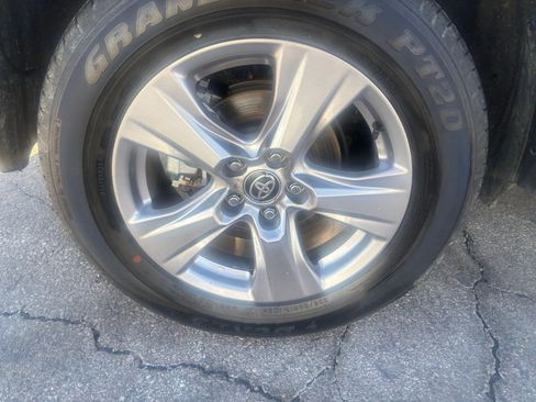 Used 2025 Toyota RAV4 XLE image 29