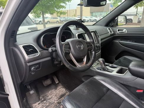 Used 2017 Jeep Grand Cherokee Altitude AWD/4WD image 8