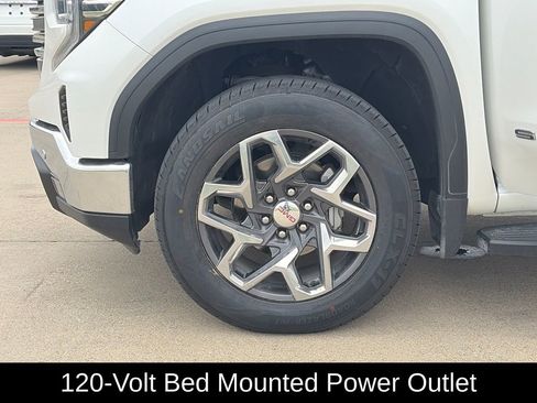 Used 2023 GMC Sierra 1500 SLT AWD/4WD image 27