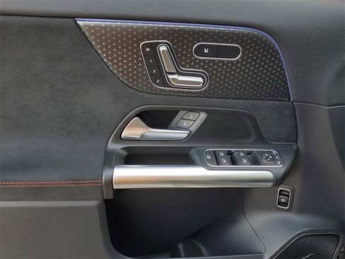 Used 2025 Mercedes-Benz GLA 35 AMG 4MATIC image 14