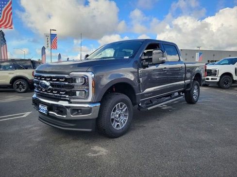 New 2026 Ford F250 Lariat w/ FX4 Off-Road Package image 2