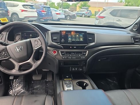Used 2025 Honda Passport TrailSport image 19