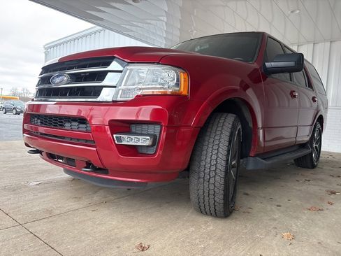 Used 2017 Ford Expedition XLT w/ Equipment Group 202A image 35