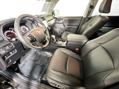Used 2022 Toyota 4Runner TRD Off-Road Premium AWD/4WD image 15