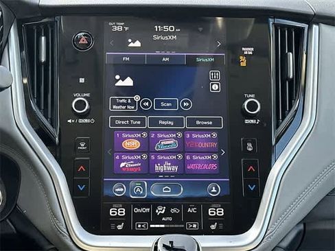 Used 2022 Subaru Outback Premium image 11