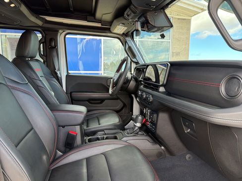 Used 2024 Jeep Wrangler Unlimited Rubicon image 22