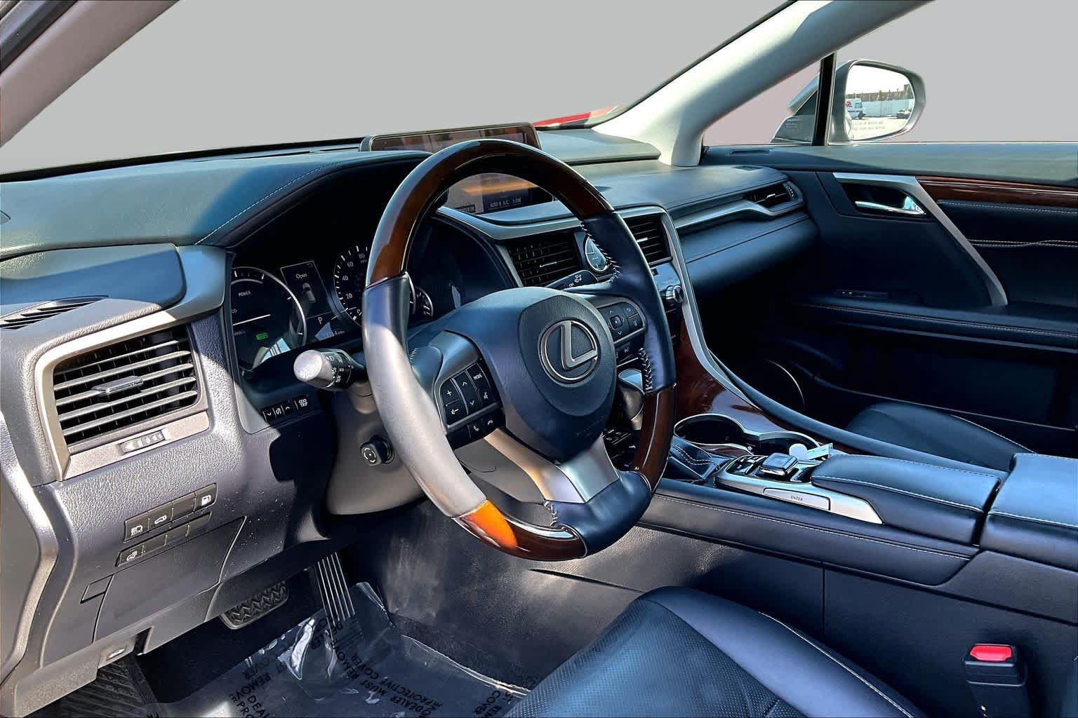 Used 2019 Lexus RX 450hL Premium w/ Premium Package AWD/4WD image 17