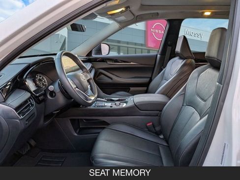 Certified 2025 INFINITI QX60 Pure image 15