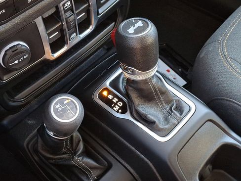 Used 2024 Jeep Wrangler Sport S image 16