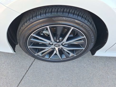 Used 2024 Toyota Camry XLE FWD image 11