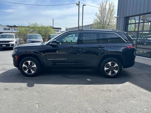 Used 2023 Jeep Grand Cherokee 4WD 4xe w/ Luxury Tech Group II image 8