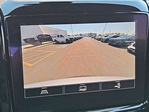Used 2022 Chevrolet Traverse LT FWD image 19
