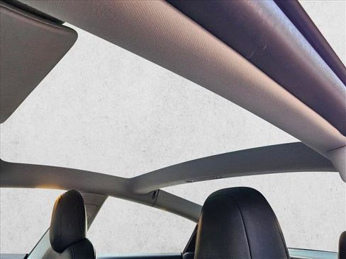 Used 2020 Tesla Model 3 Standard Range Plus RWD image 23