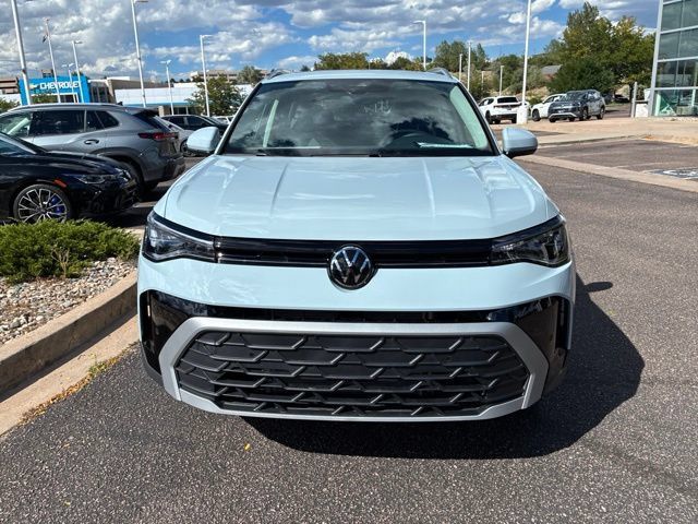 New 2026 Volkswagen Taos SE AWD/4WD image 2
