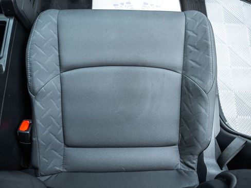 Certified 2025 Toyota Tacoma SR image 31