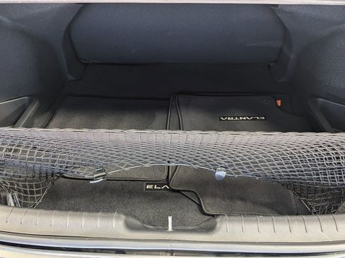 Certified 2025 Hyundai Elantra SE FWD image 26