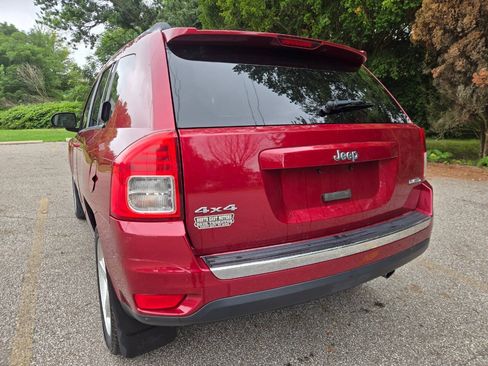 Used 2011 Jeep Compass Limited AWD/4WD image 7